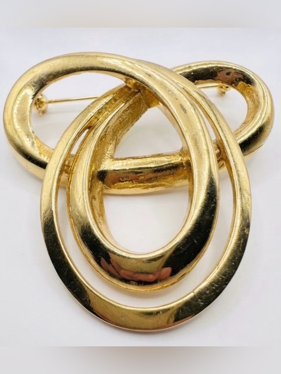 Butler Jewelry - Vintage Butler Gold Tone Textured & Polished Abstract Loops Brooch Pin⁠